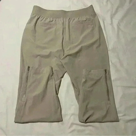 Athleta Sz 6 Brooklyn Heights High Rise Jogger, Sand Color Pants Joggers EUC - Picture 8 of 8